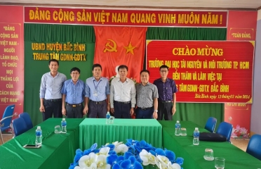 Đoàn công tác của Trường thăm và làm việc tại tỉnh Bình Thuận