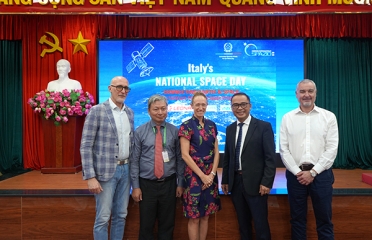 Diễn đàn “Đổi mới sáng tạo không gian Ý – Việt: kết nối Trái đất & Không gian” tổ chức tại HCMUNRE