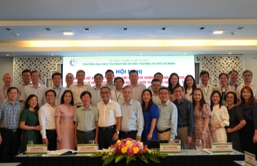 HCMUNRE TỔ CHỨC THÀNH CÔNG HỘI NGHỊ CHIẾN LƯỢC PHÁT TRIỂN – BƯỚC CHUYỂN MÌNH QUAN TRỌNG TRONG GIAI ĐOẠN TỰ CHỦ ĐẠI HỌC