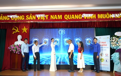 “TỪ TRÁCH NHIỆM CỘNG ĐỒNG ĐẾN HÀNH ĐỘNG XANH VÀ HỖ TRỢ NGƯỜI HỌC” – CHUỖI HOẠT ĐỘNG Ý NGHĨA TẠI HCMUNRE