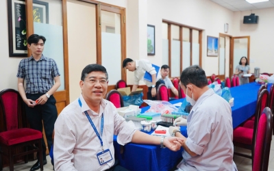HCMUNRE TỔ CHỨC KHÁM SỨC KHỎE ĐỊNH KỲ CHO VIÊN CHỨC VÀ NGƯỜI LAO ĐỘNG NĂM 2025