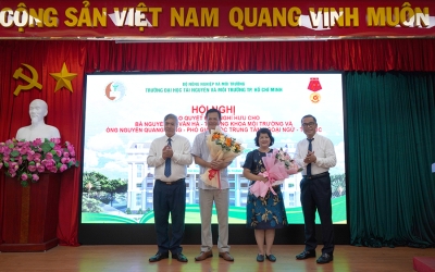 Hội nghị trao quyết định nghỉ hưu cho Cán bộ viên chức Trường Đại học Tài nguyên và Môi trường TP. Hồ Chí Minh