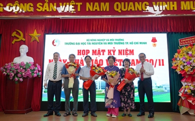 HỌP MẶT KỶ NIỆM 43 NĂM NGÀY NHÀ GIÁO VIỆT NAM 20/11