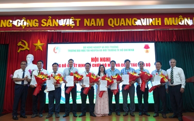 Hội nghị công bố quyết định tổ chức bộ máy và công tác cán bộ tại Trường Đại học Tài nguyên và Môi trường TP. Hồ Chí Minh