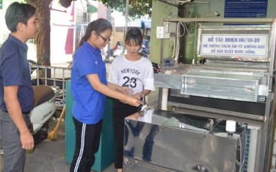 NGƯỜI VIỆT TẠO HỆ THỐNG HÚT ẨM TỪ KHÔNG KHÍ THÀNH NƯỚC UỐNG
