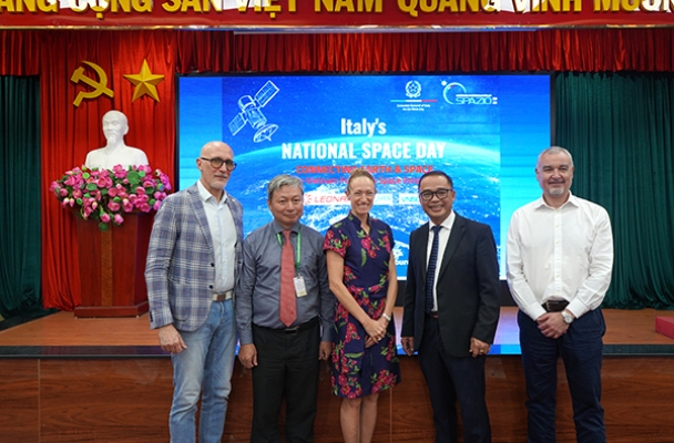 Diễn đàn “Đổi mới sáng tạo không gian Ý – Việt: kết nối Trái đất & Không gian” tổ chức tại HCMUNRE