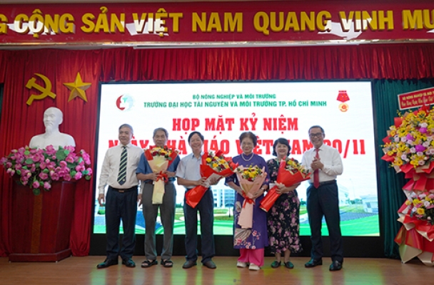 HỌP MẶT KỶ NIỆM 43 NĂM NGÀY NHÀ GIÁO VIỆT NAM 20/11