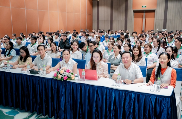 HỌC TỪ THỰC TIỄN – ĐỊNH HƯỚNG ĐA LĨNH VỰC: SINH VIÊN QUẢN LÝ ĐẤT ĐAI HCMUNRE THỰC TẬP NHẬN THỨC NGHỀ NGHIỆP TẠI HỒ TRÀM