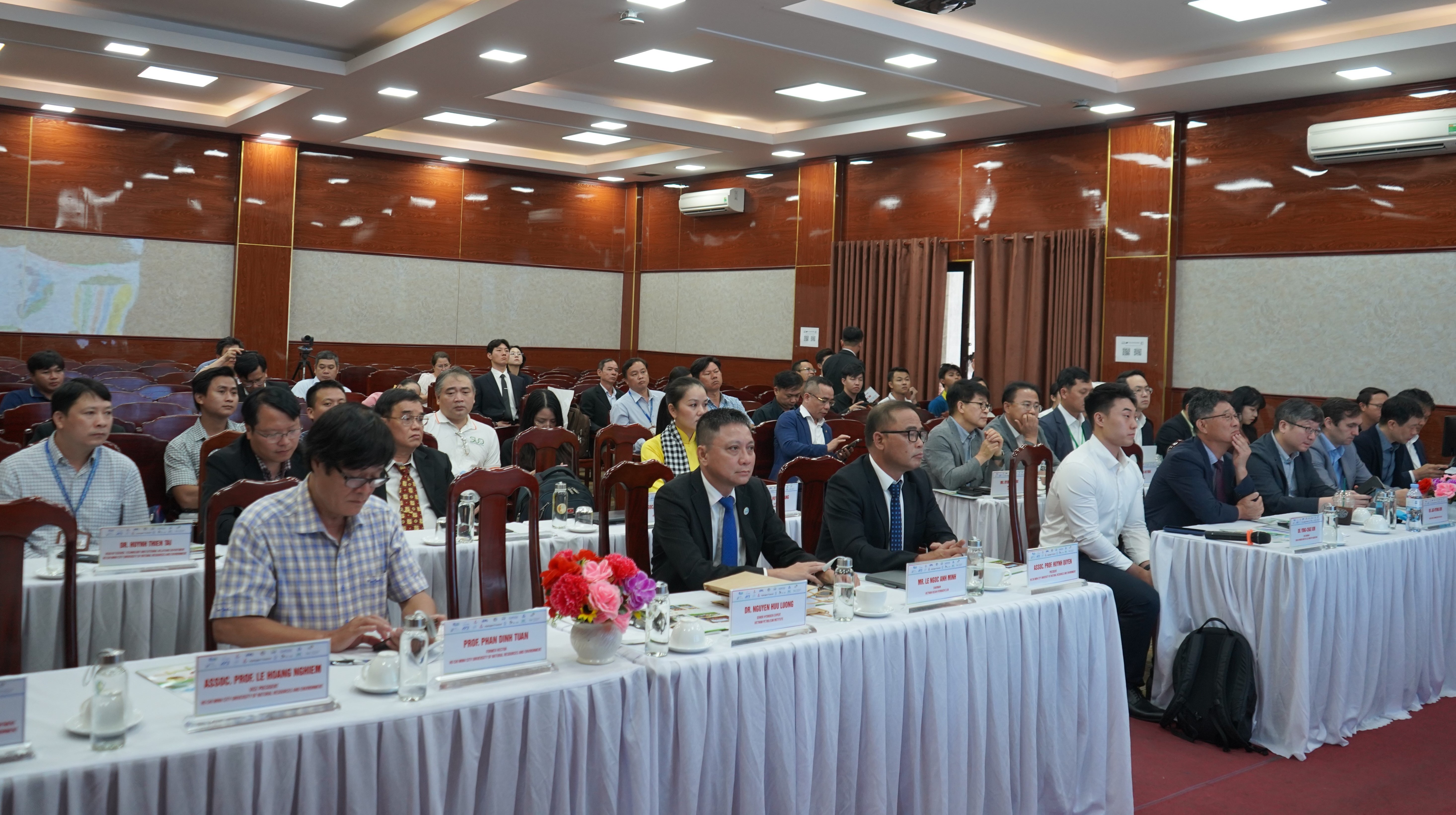 Trường ĐH Tài nguyên và Môi trường Tp. HCM